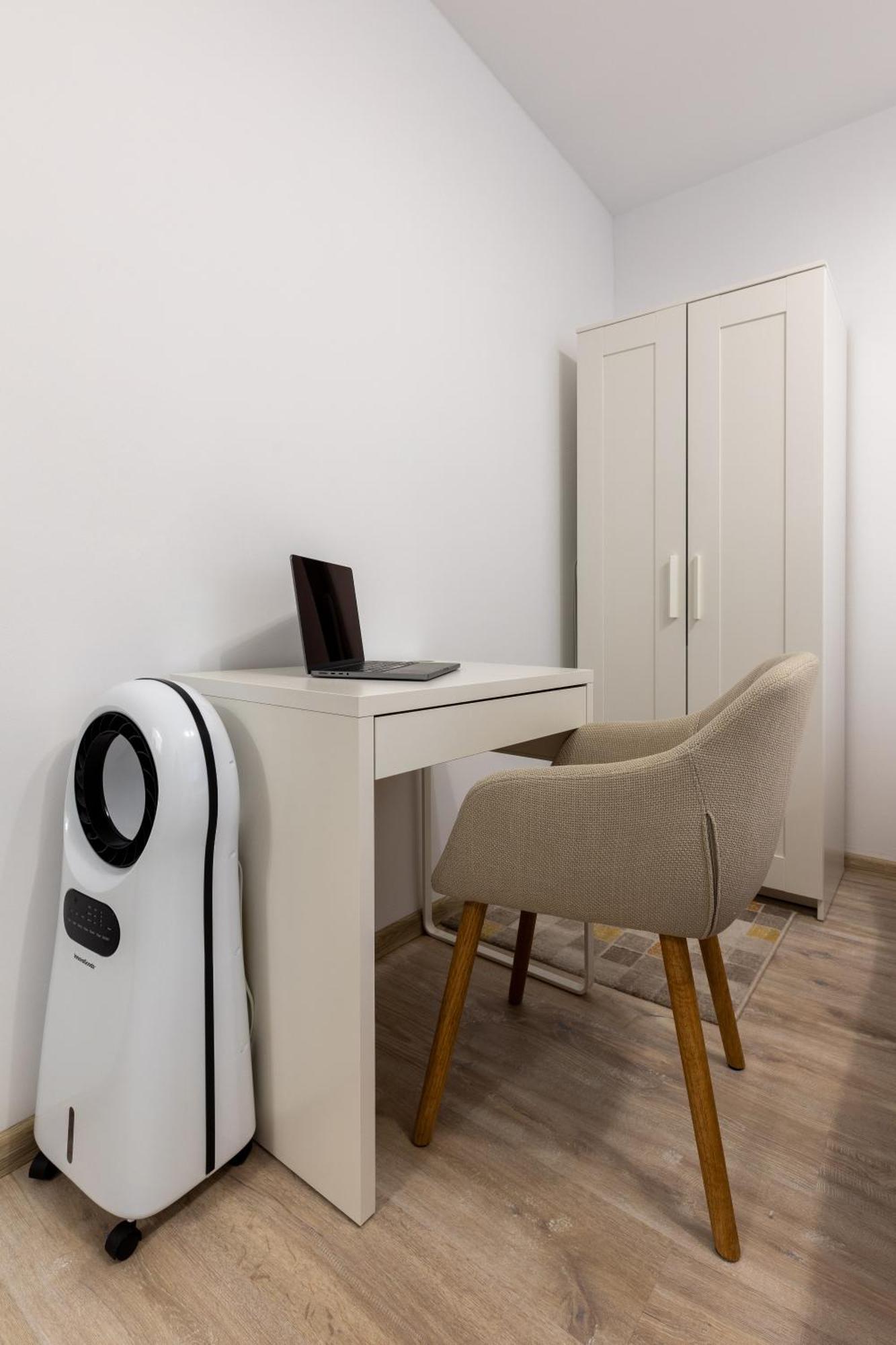 Minerva Studio Craiova Apartment Exterior foto
